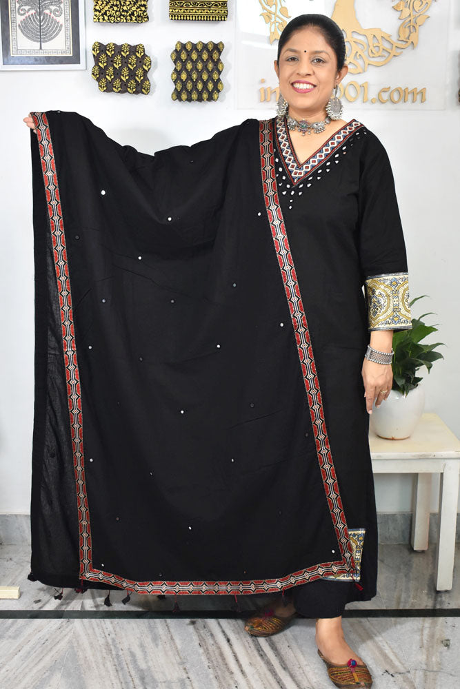 Beautiful Cotton Dupatta With Mirror Works
