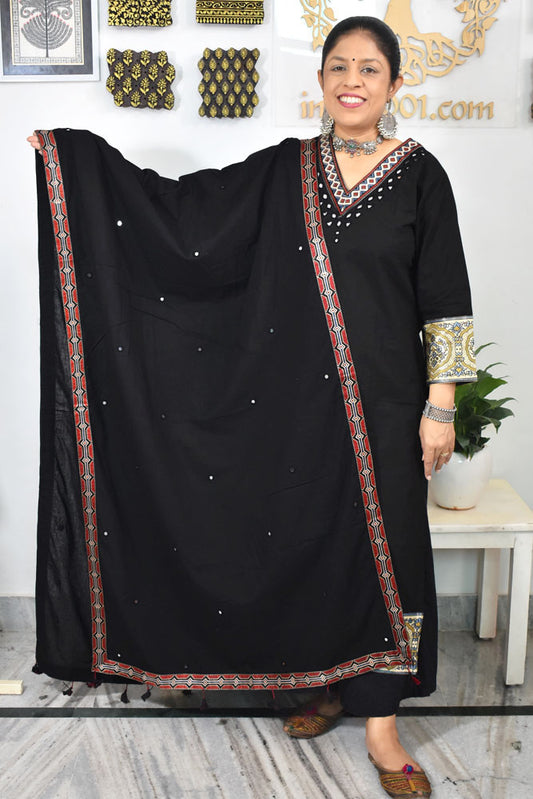Beautiful Cotton Dupatta With Mirror Works