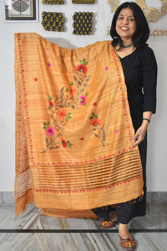 Elegant Geecha Silk dupatta with thread Aari work & Zari border & zari weave on the palla
