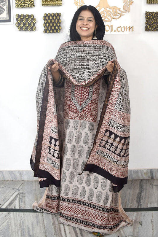 Bagh Hand Block Printed unstitched 3 pcs Handwoven Maheshwari suit fabric with Zari borders