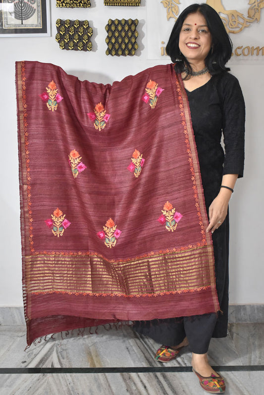 Elegant Geecha Silk dupatta with thread Aari work & Zari border & zari weave on the palla
