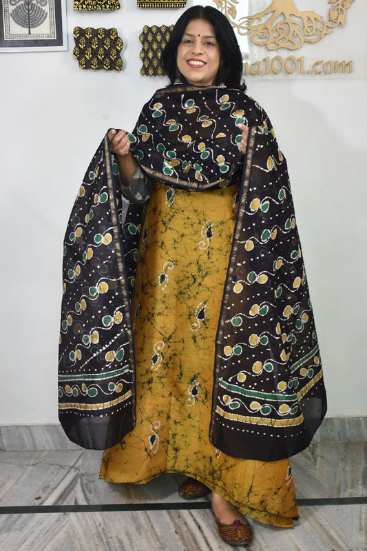 Elegant Handwoven Maheshwari silkcotton kurta fabric & dupatta set with  Wax Batik work