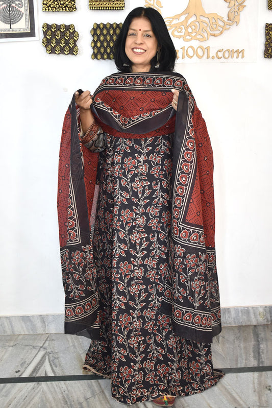 Hand Block Printed unstitched 3 pc Cotton suit fabric
