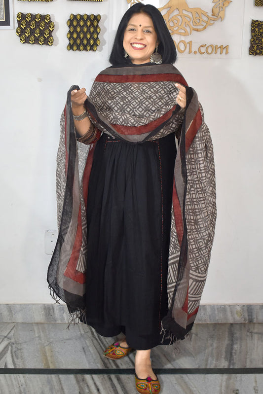 Elegant Hand Block Printed Pure Linen dupatta