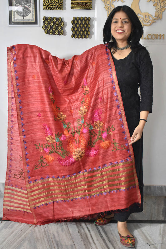 Elegant Geecha Silk dupatta with thread Aari work & Zari border & zari weave on the palla