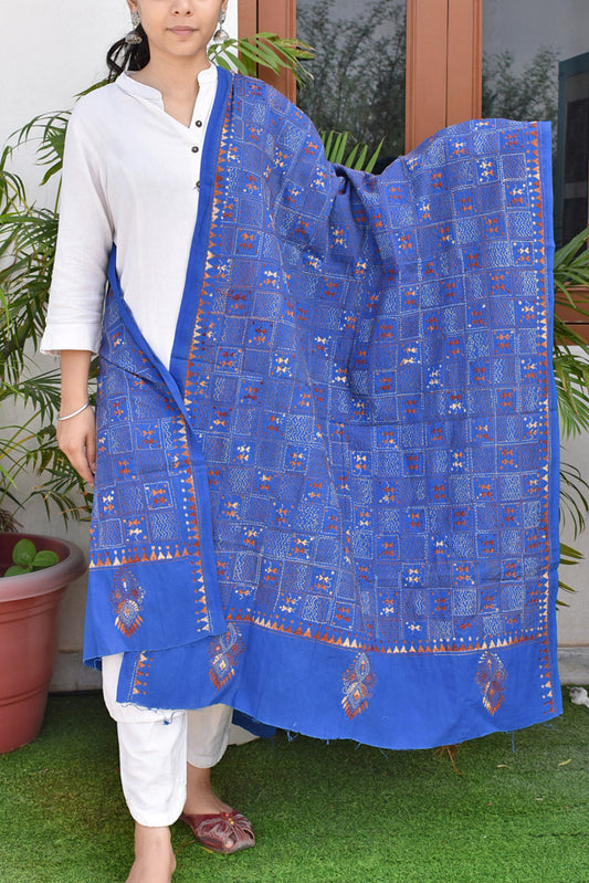 Hand embroidered Cotton Dupatta with Bengal Kantha work