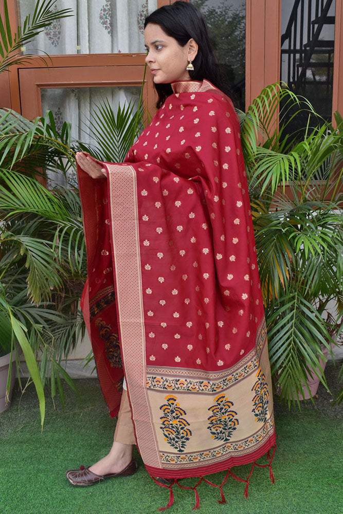 Beautiful Blended Silk Banarasi Dupatta with Paithani Inspired patterns