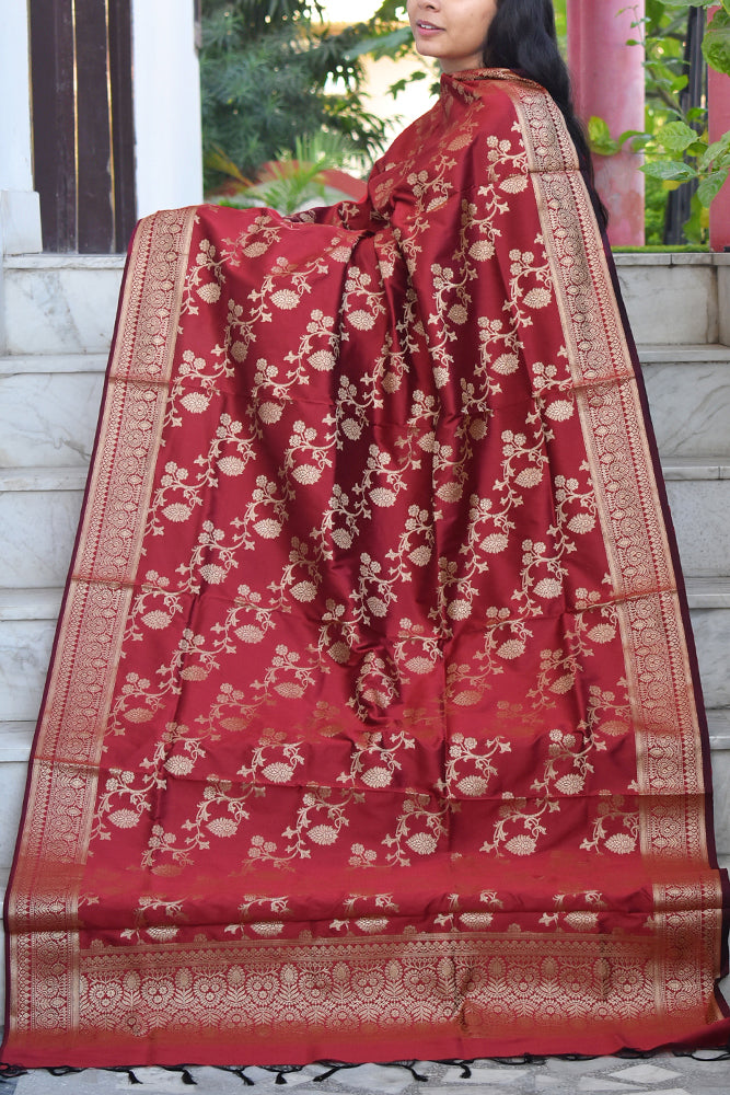 Beautiful Banarasi Dupatta with All over floral jaal