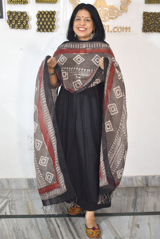 Elegant Hand Block Printed Pure Linen dupatta