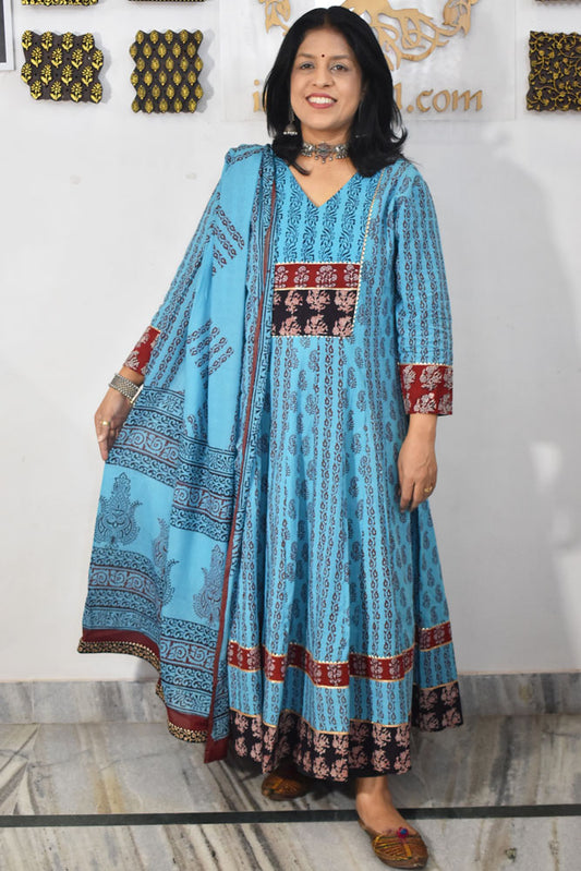 Bagh Anarkali Kurta and dupatta set - size 42