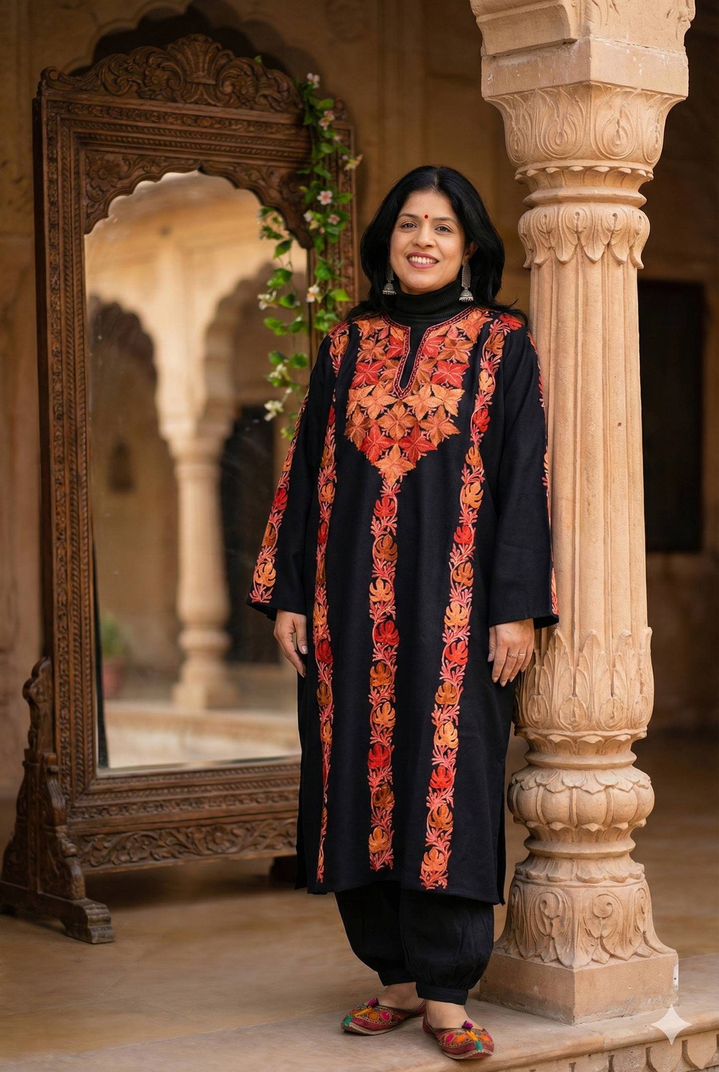 Kashmiri Wool Aari Embroidered Solid Women's Pheran Kurta - Free Size ( for size 38- 48)