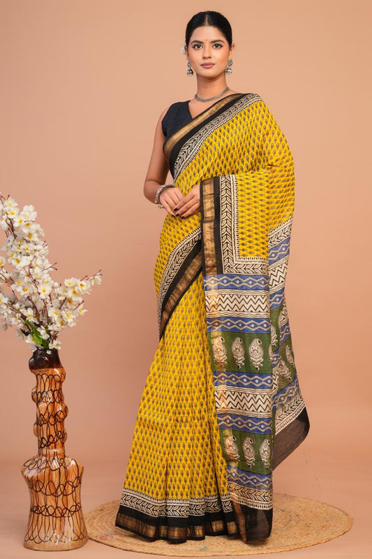 ज्यामिति : Elegant & Classic Hand Block Printed Bagru Maheshwari Silk Cotton Saree