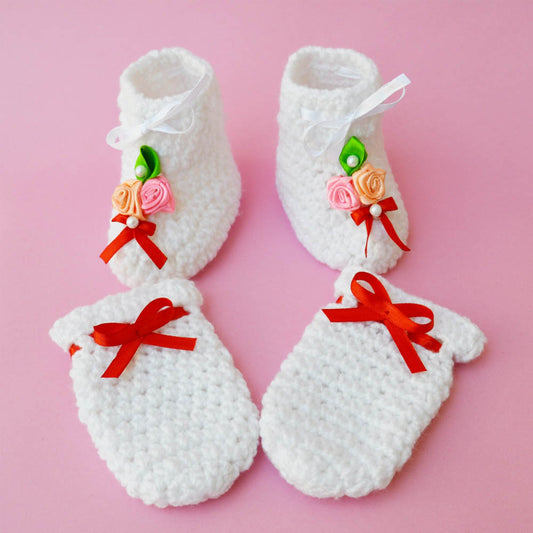 Set of 2 - Handmade Woolen Baby Mitten & Booties set - Size 0 to 6 months