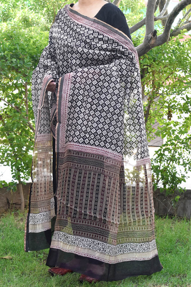 Handwoven Maheshwari Silk Cotton dupatta with Bagh Hand block print