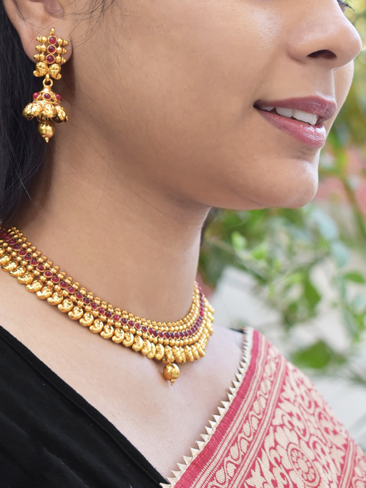 Stunning Pearl Necklace Set