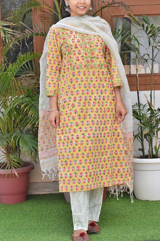 Hand Block Printed Cotton suit - Kurta , Dupatta & Pant - size 40