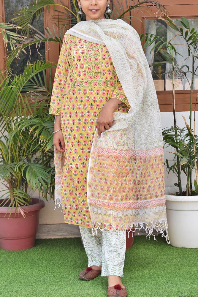 Hand Block Printed Cotton suit - Kurta , Dupatta & Pant - size 40