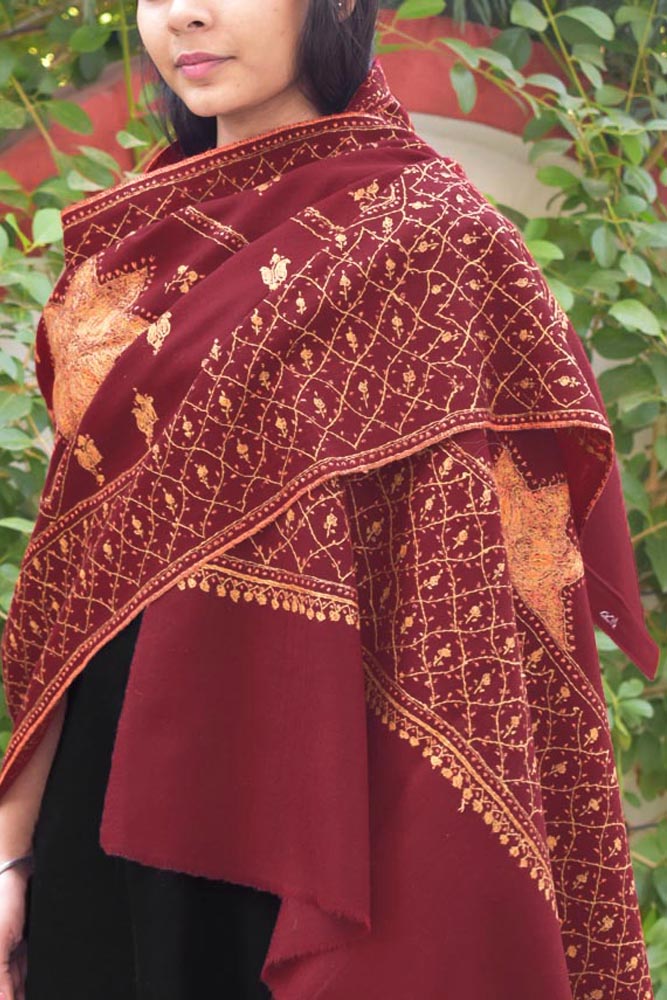 Intricate Jaal work Kashmiri Sozni Hand Embroidery Woolen Stole