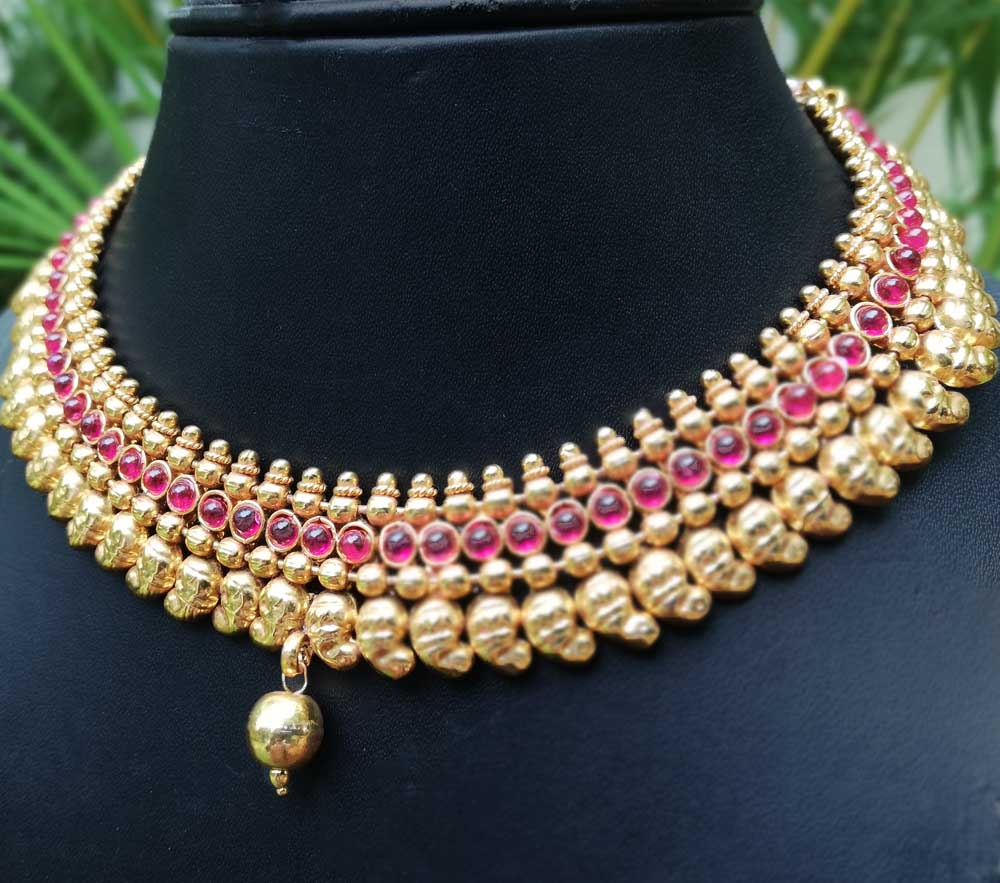 Stunning Pearl Necklace Set