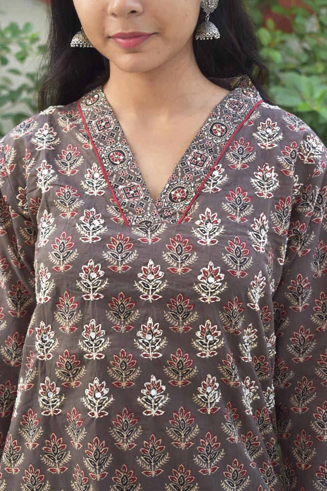 Beautiful Cotton Kurta with Hand Embroidery  size - 38