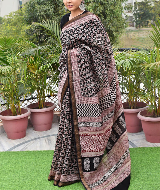 Elegant Handwoven Maheshwari saree with Bagh Hand Block Print