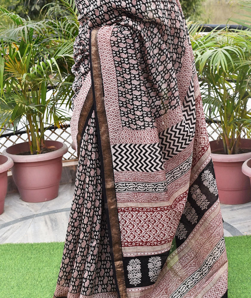 Elegant Handwoven Maheshwari saree with Bagh Hand Block Print