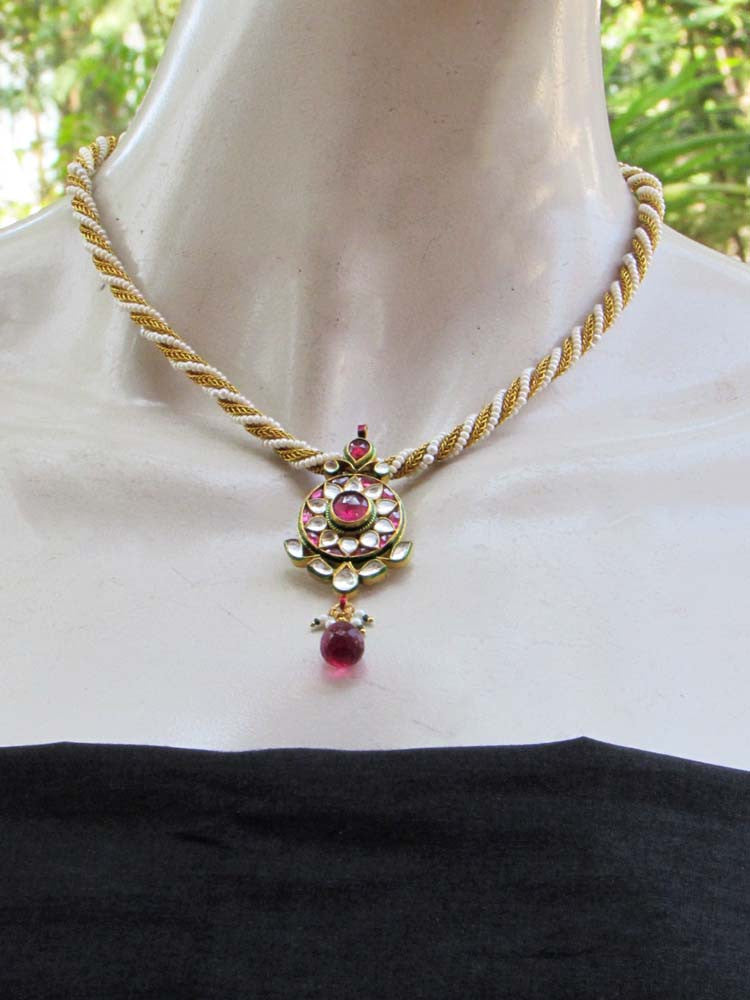Gorgeous Kundan & Pearl Necklace Set