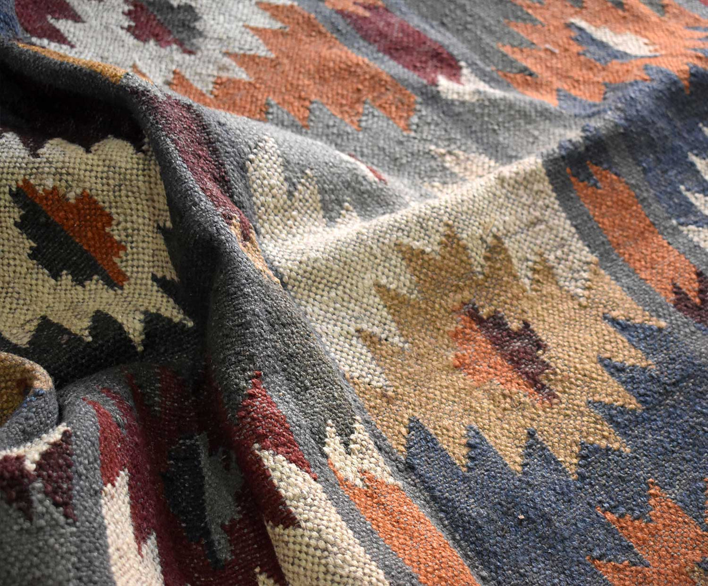 Handwoven Jute & Cotton Rug 6 x 4 ft