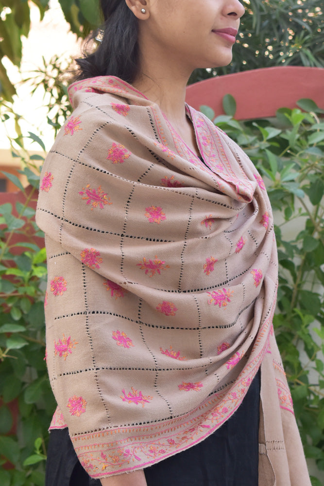Intricate Kashmiri Sozni Hand Embroidery & Cutwork Work Woolen Stole
