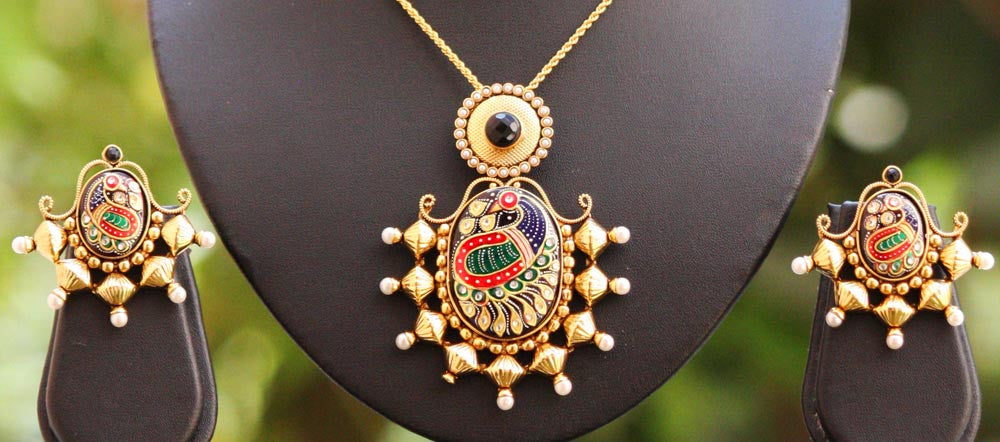 Stunning Pendant Set with Pearls & Polki